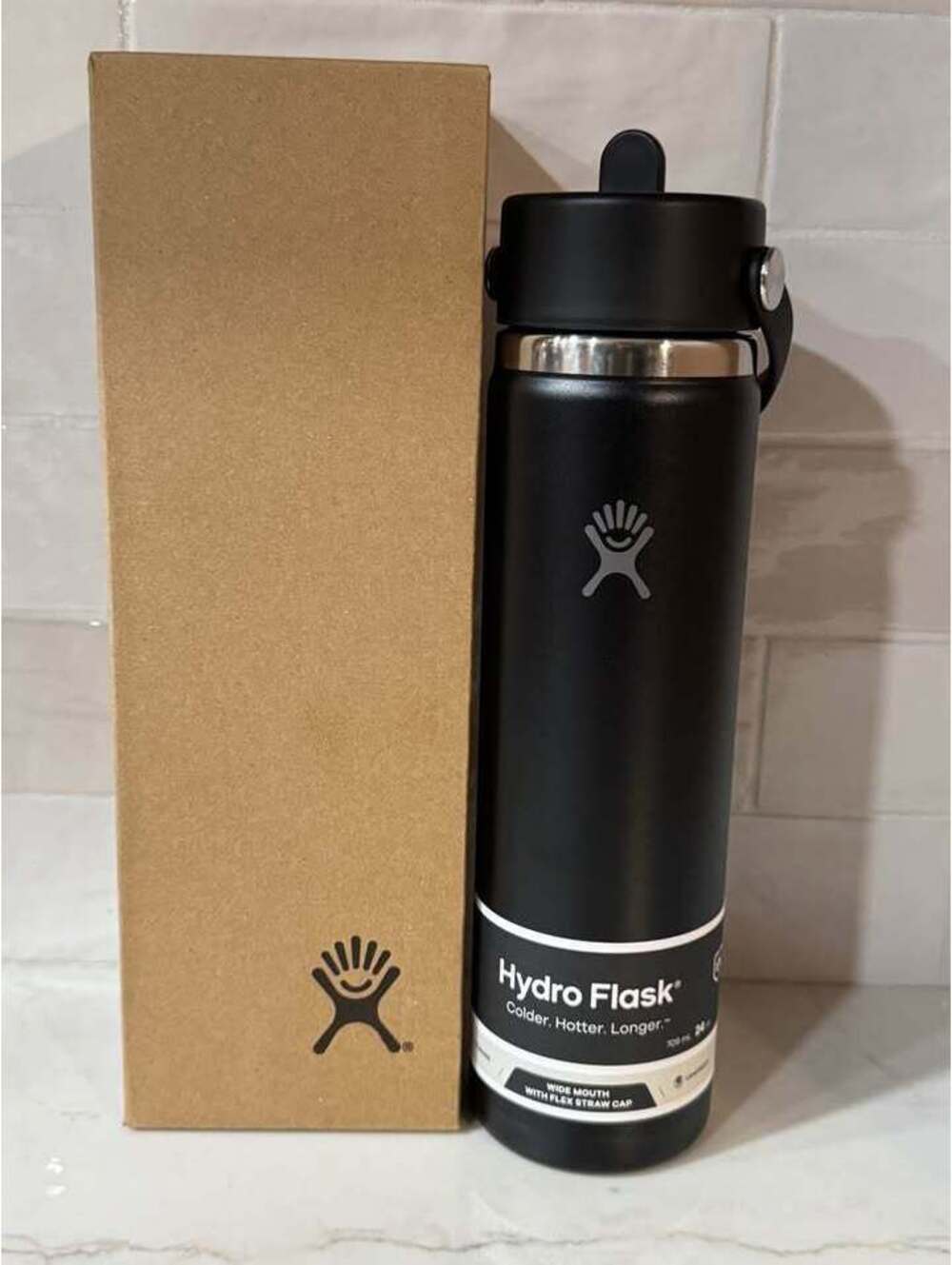 Hydro Flask 24 oz Wide Mouth insulated stainless steel water bottle in black